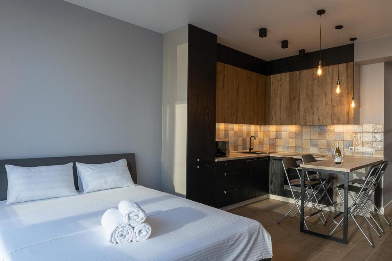 Stylish Panoramic Apartments. Smartplaza. Metro Minskaya Kiev Exterior foto